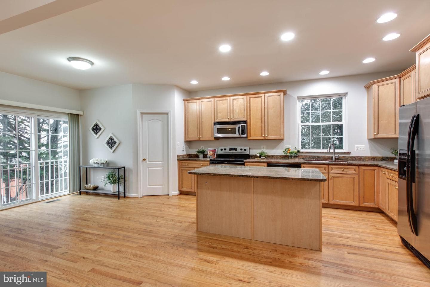 6447 Loudon Avenue photo 24