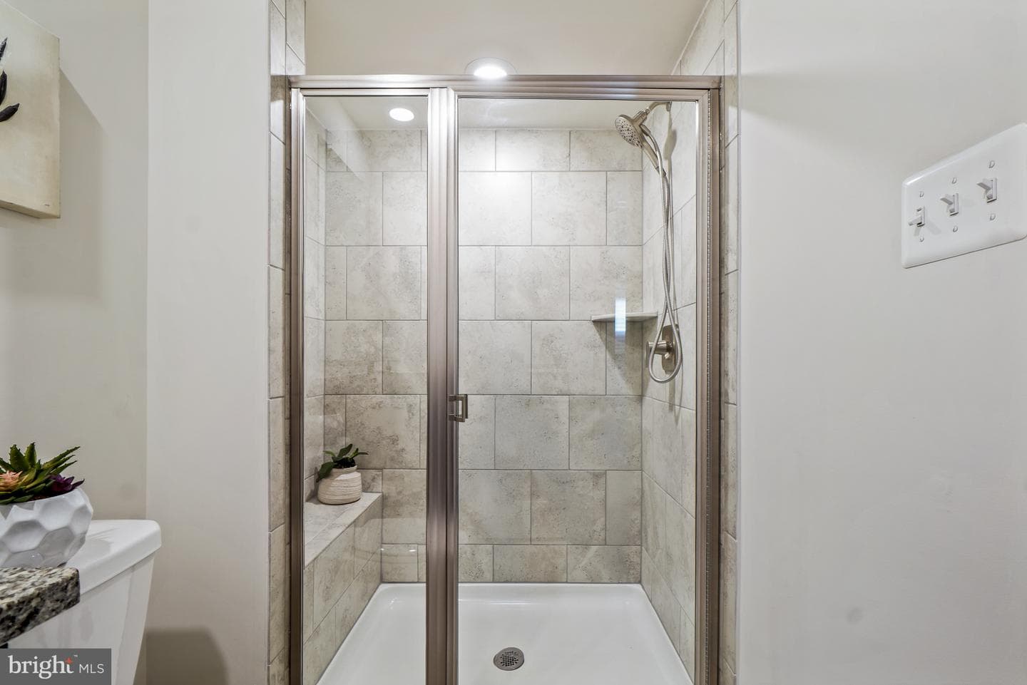 8070 Potter Place photo 5