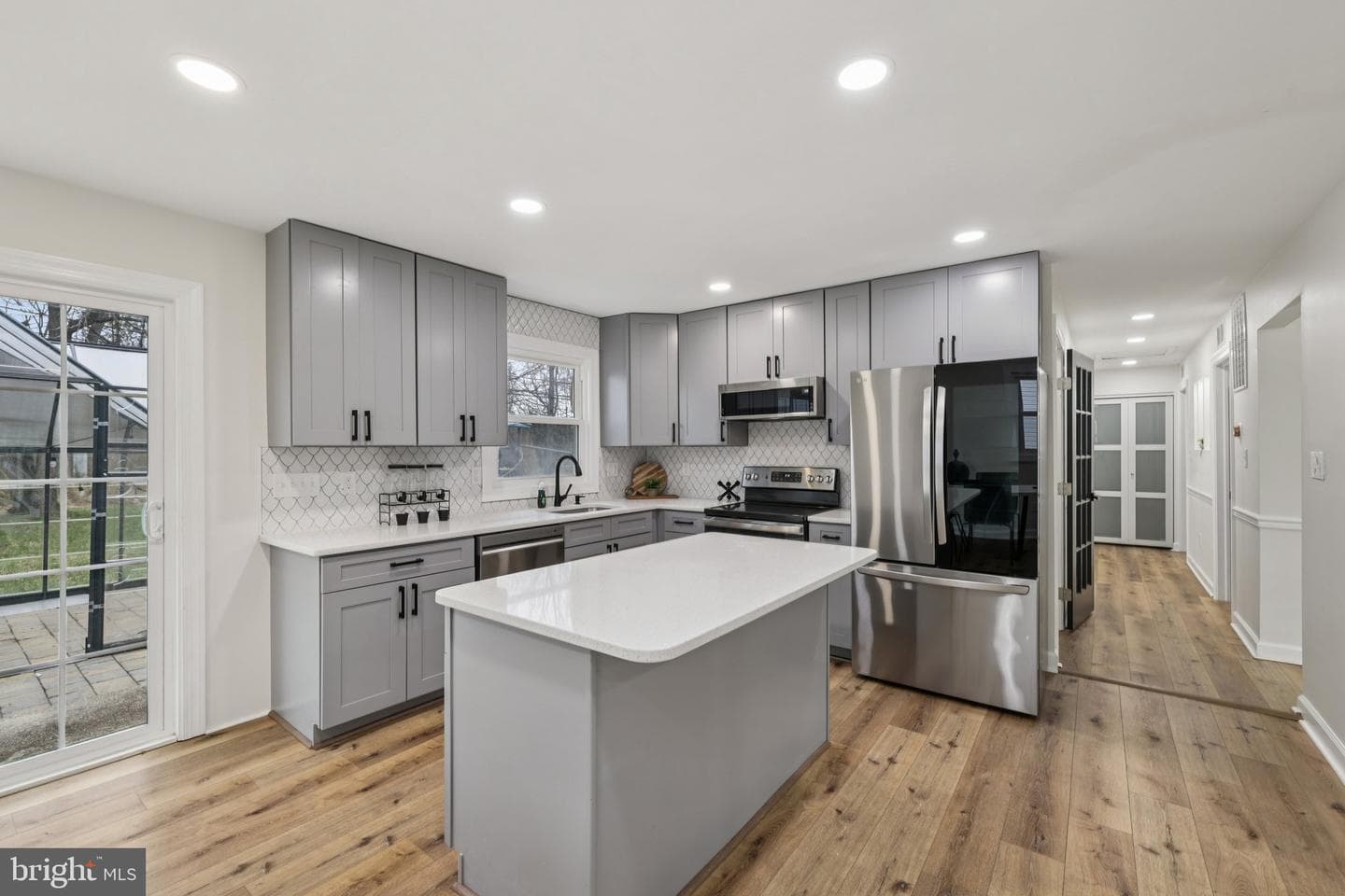 9301 Millbrook Road photo 12