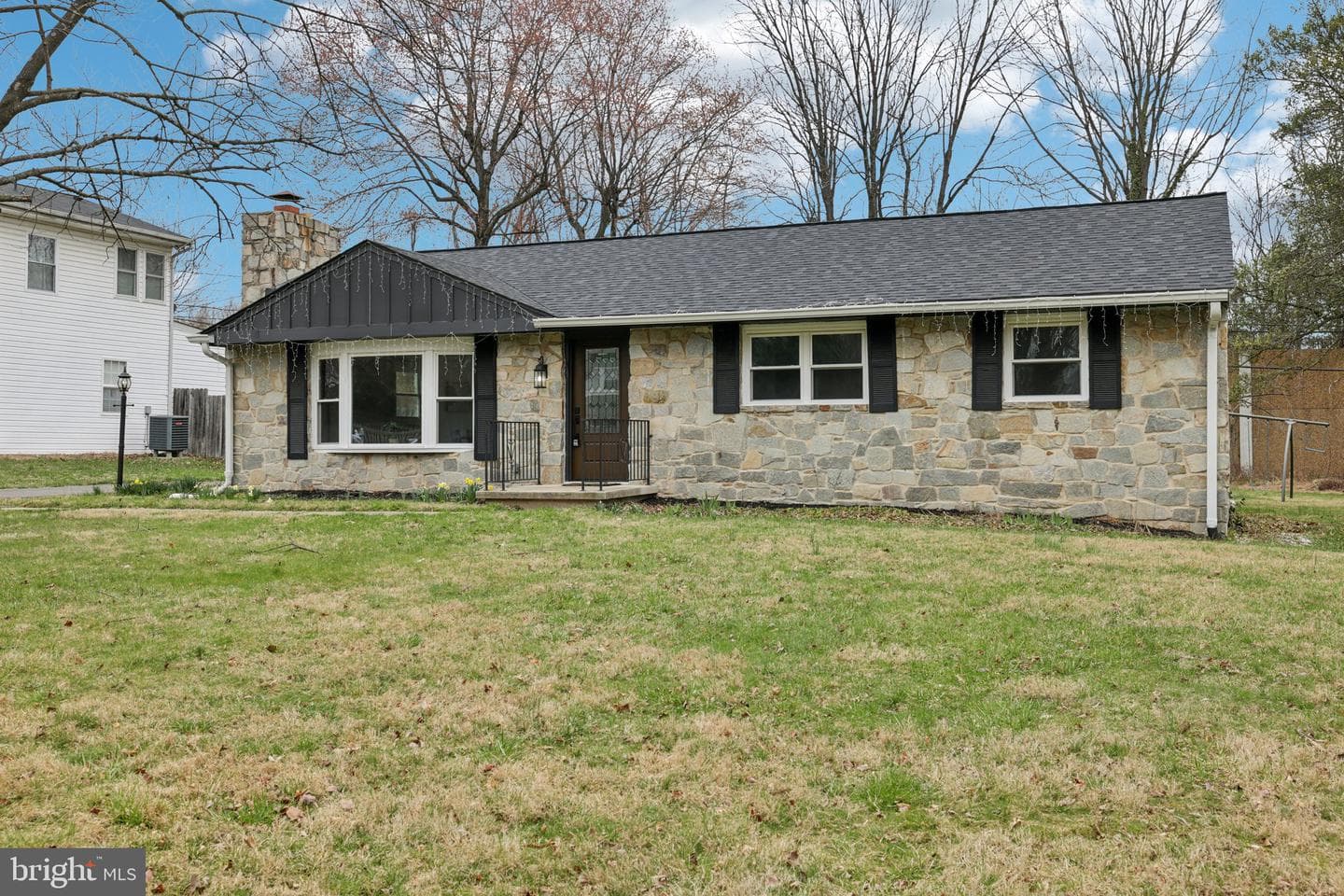 9301 Millbrook Road photo 2