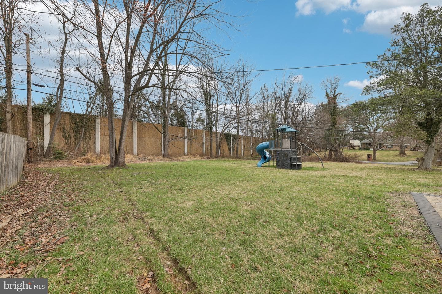 9301 Millbrook Road photo 31