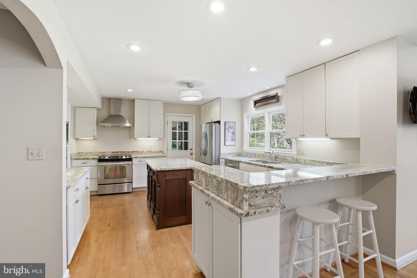 10208 Cabery Road photo 7