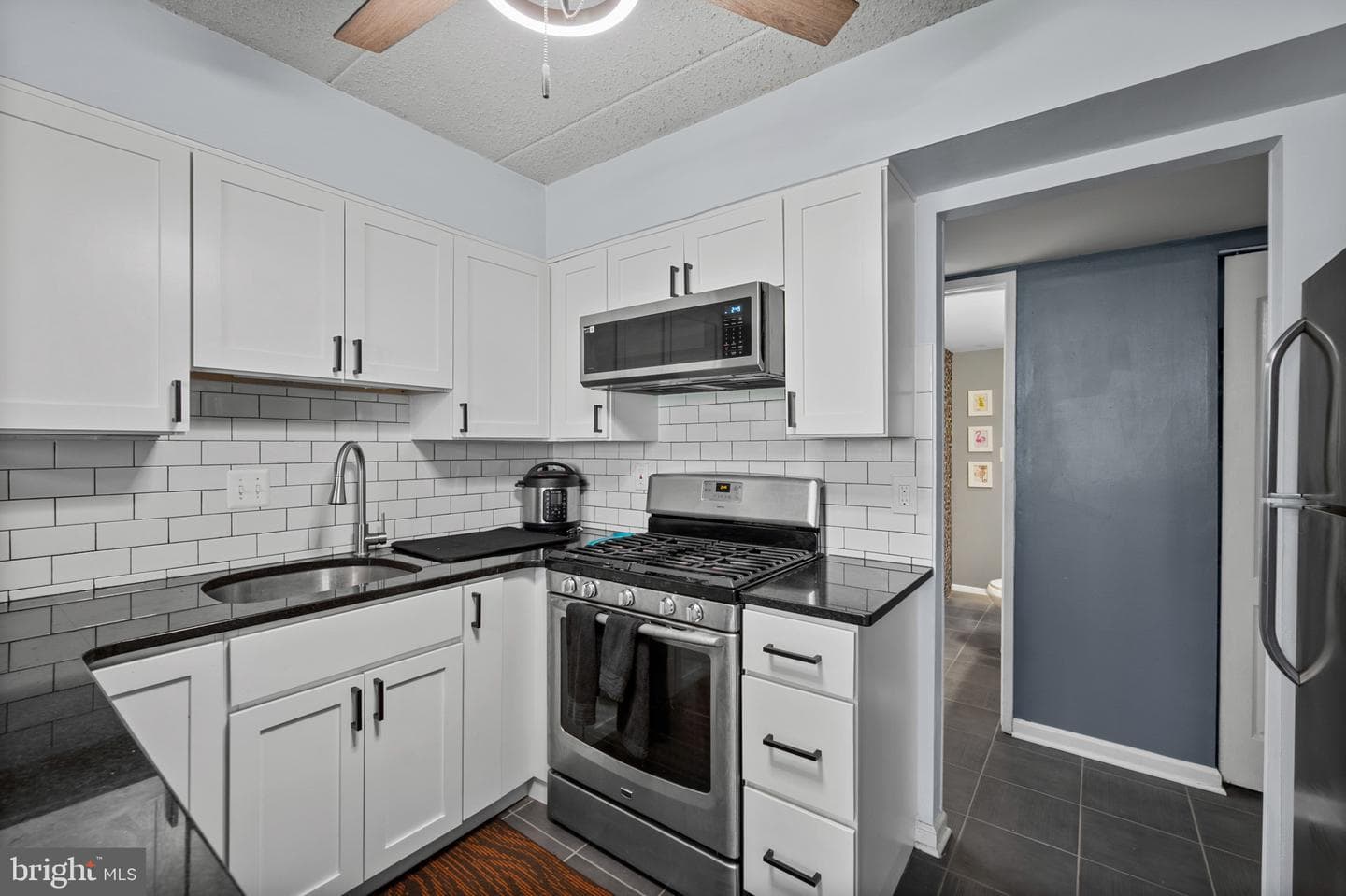5659 Harpers Farm Road #a photo 13