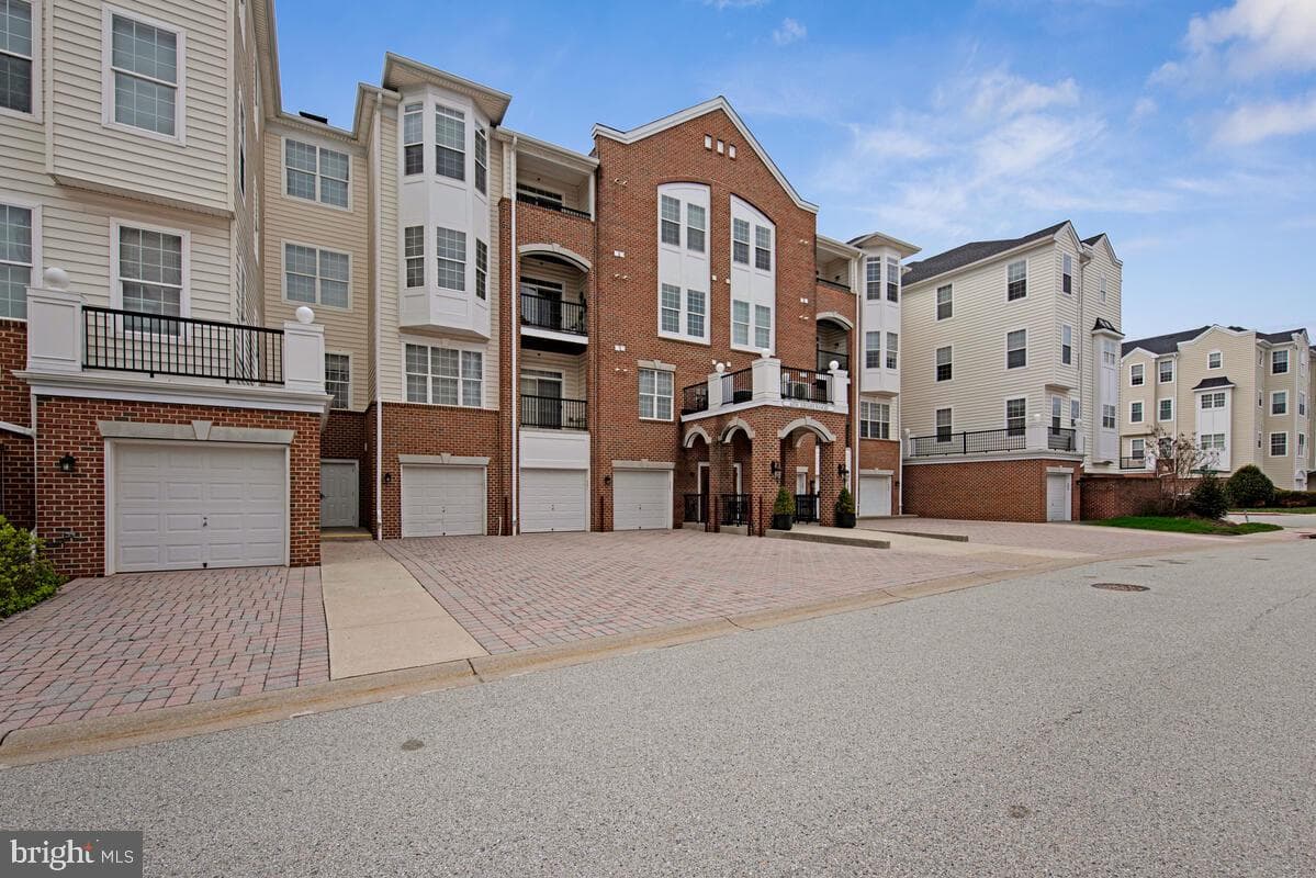 6150 Shadywood Road #207 photo 12