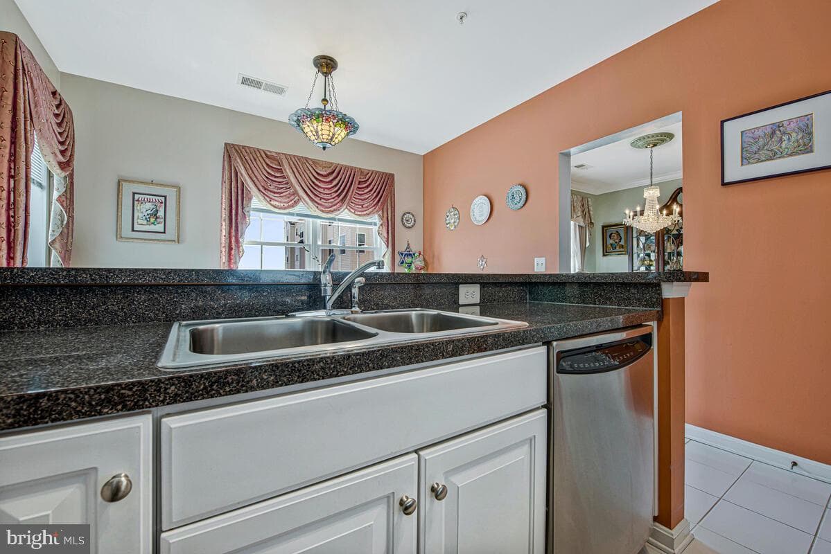 6150 Shadywood Road #207 photo 34