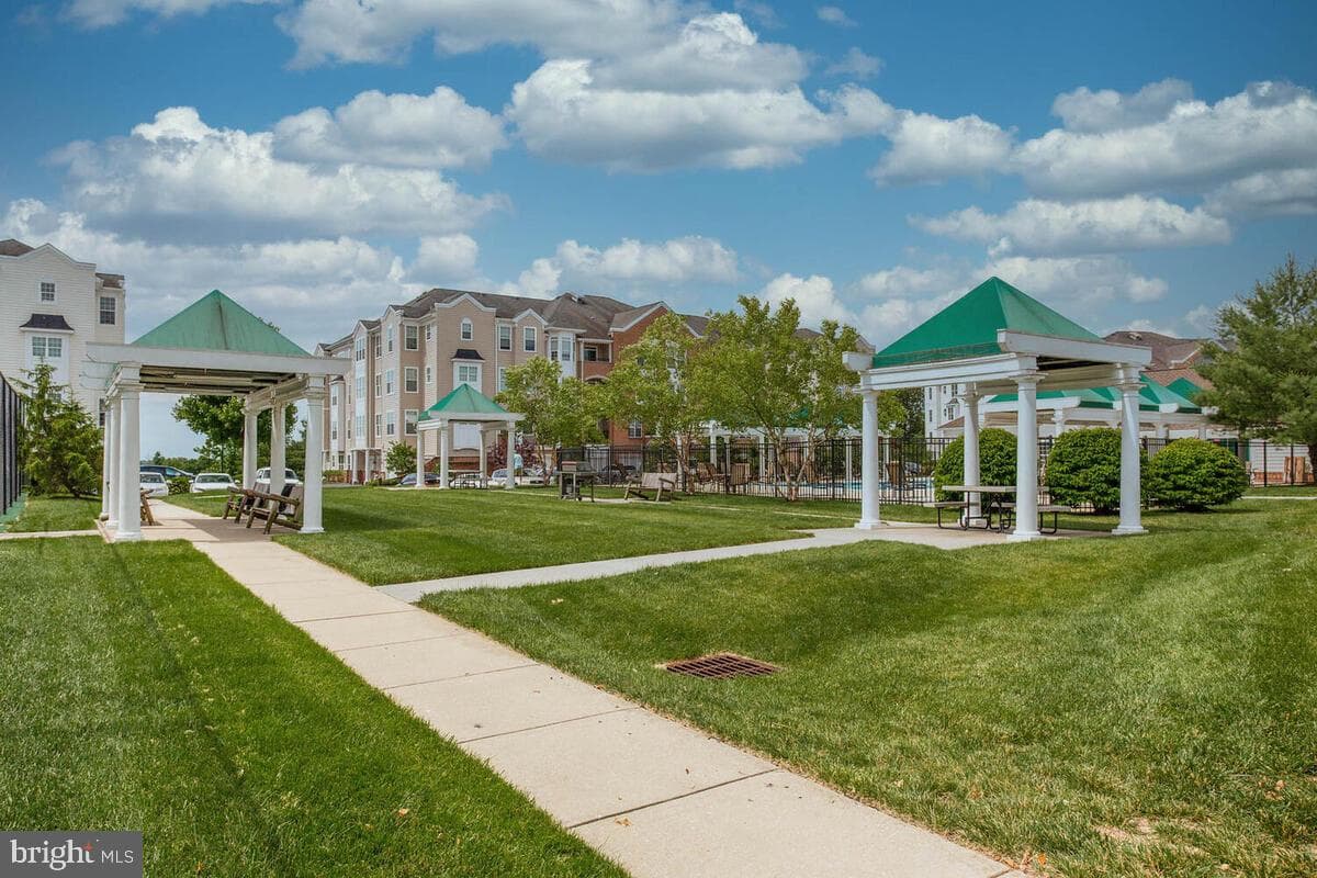 6150 Shadywood Road #207 photo 60