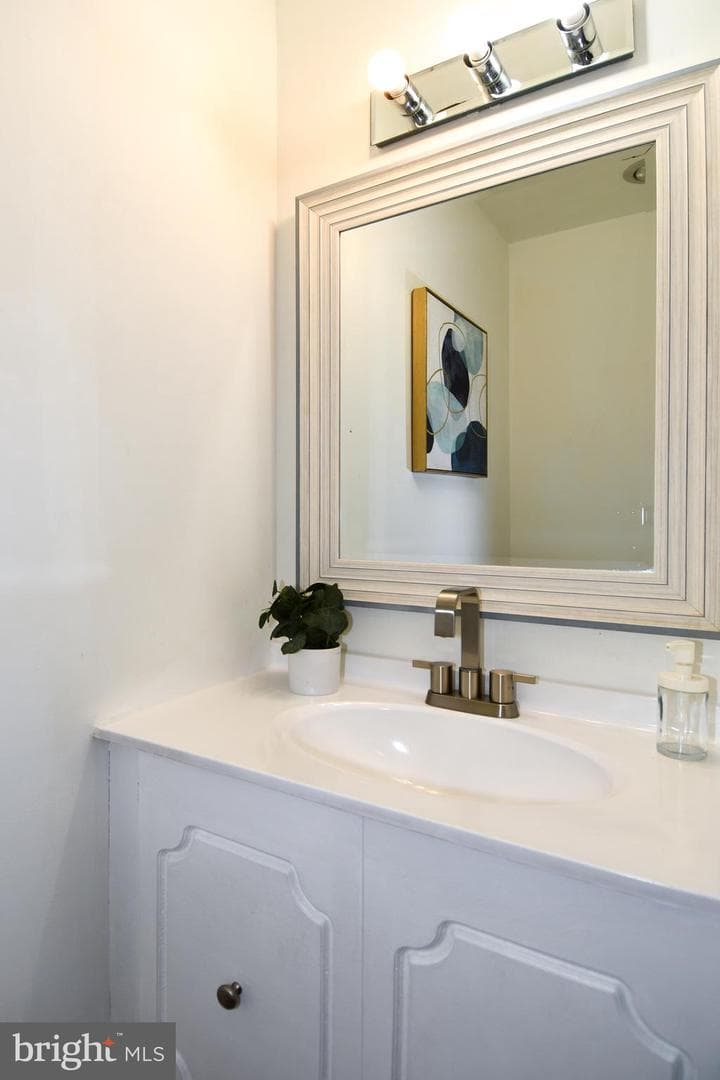 5768 Yellowrose Court photo 12