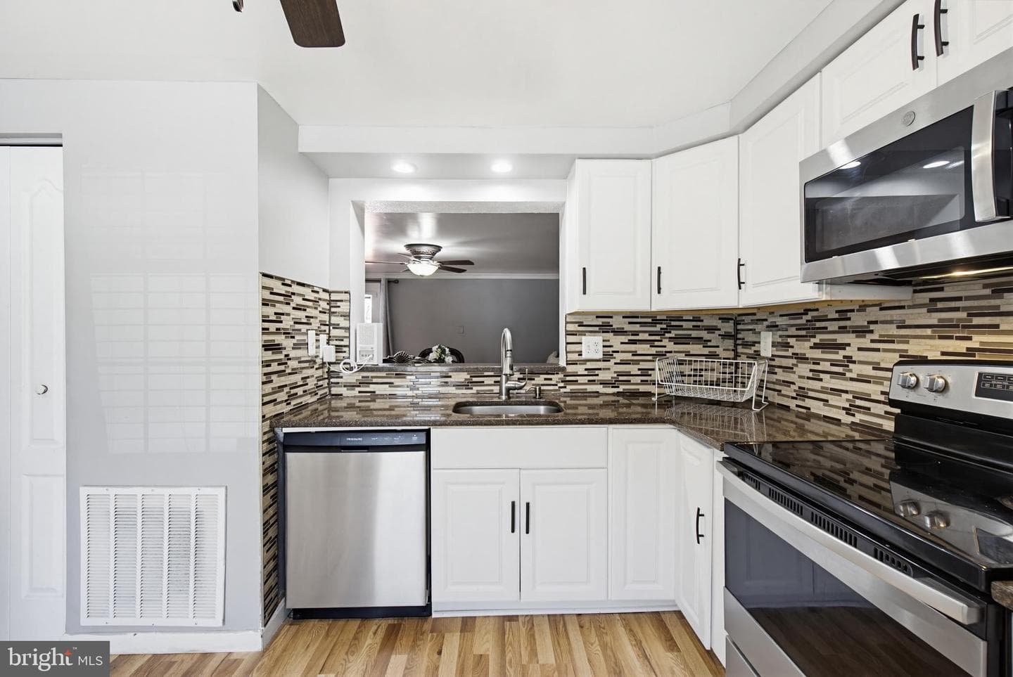 7247 Procopio Circle photo 3