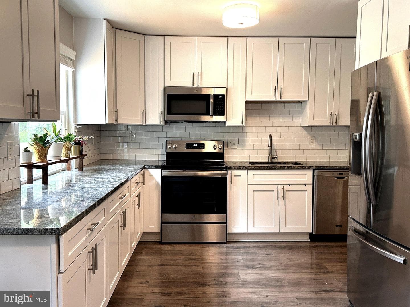 5467 Bluecoat Lane photo 2