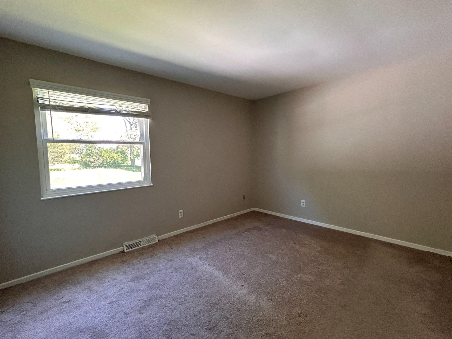 5467 Bluecoat Lane photo 7