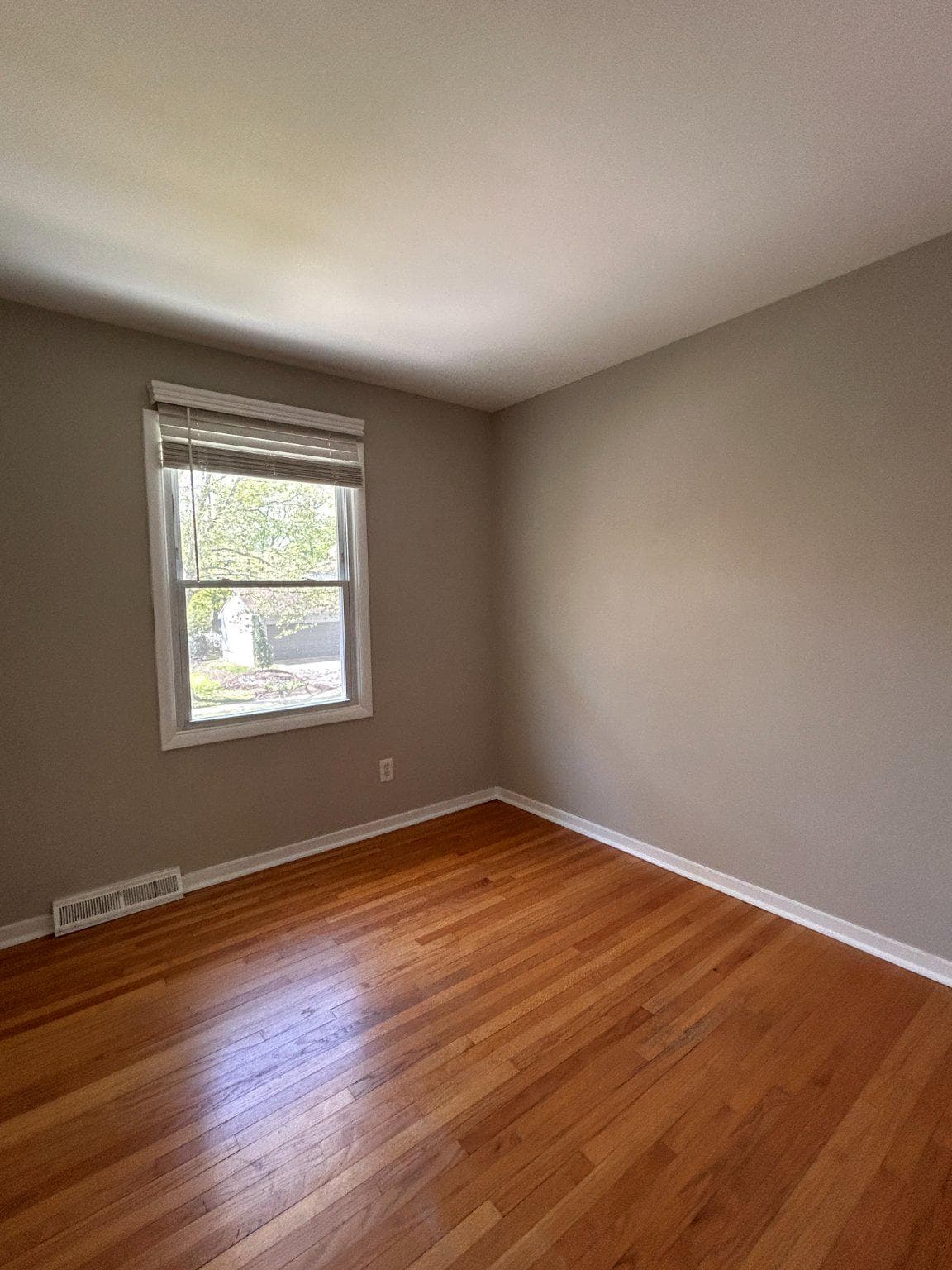 5467 Bluecoat Lane photo 8