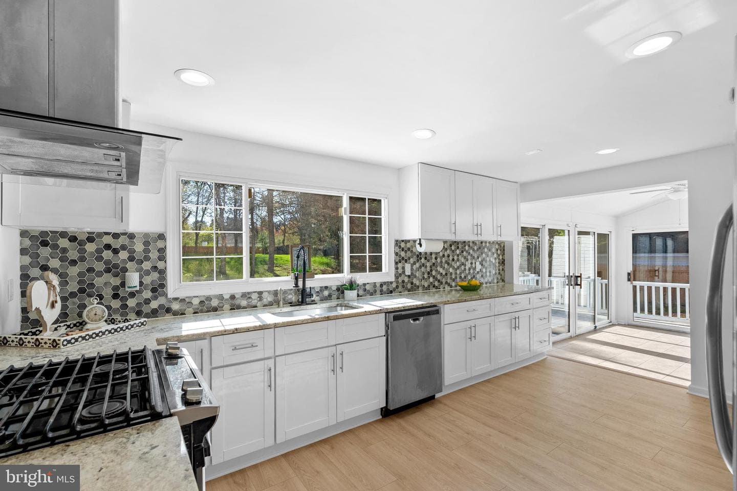 5637 High Tor Hill photo 3