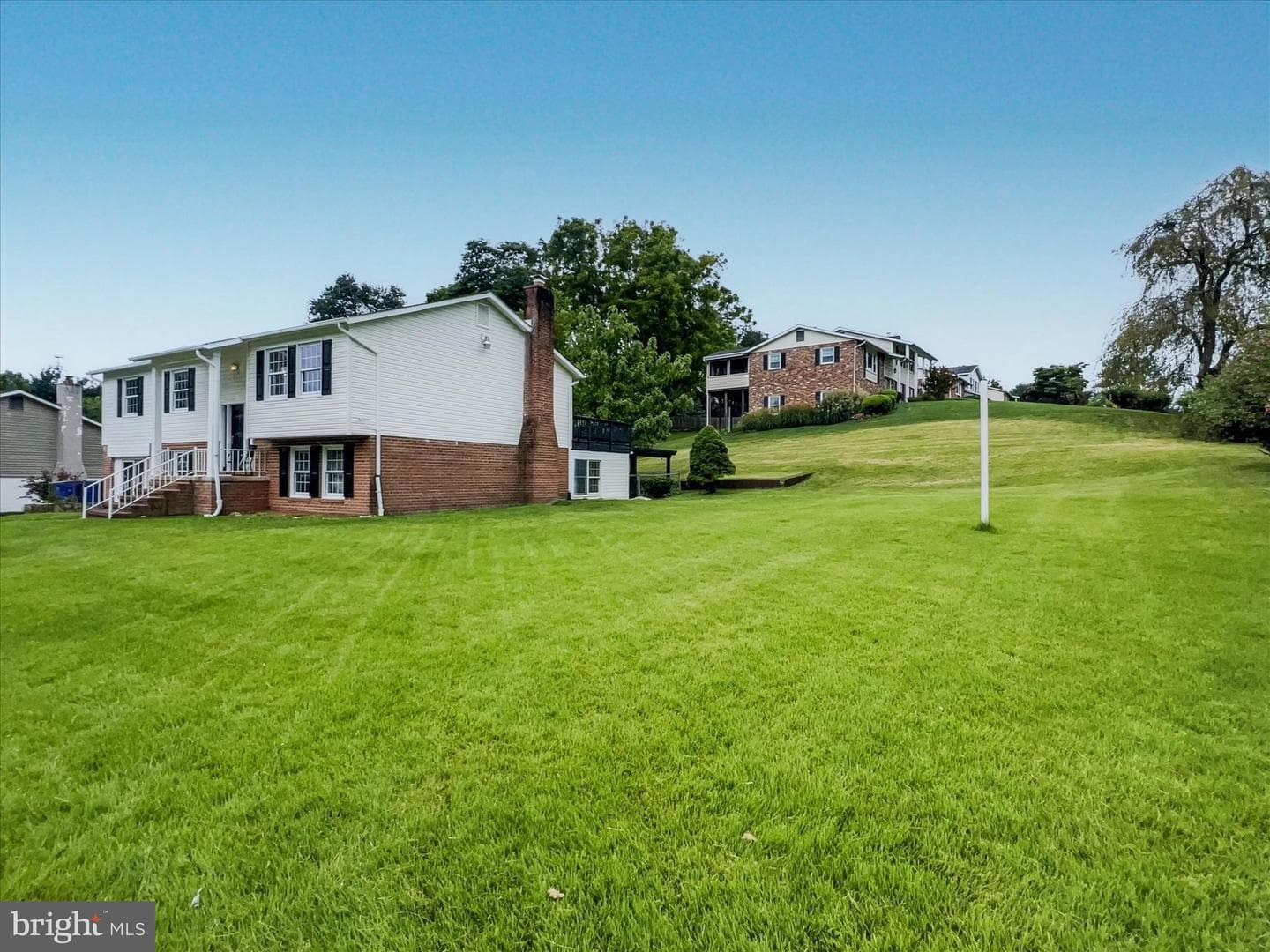 2618 Jonathan Road photo 2