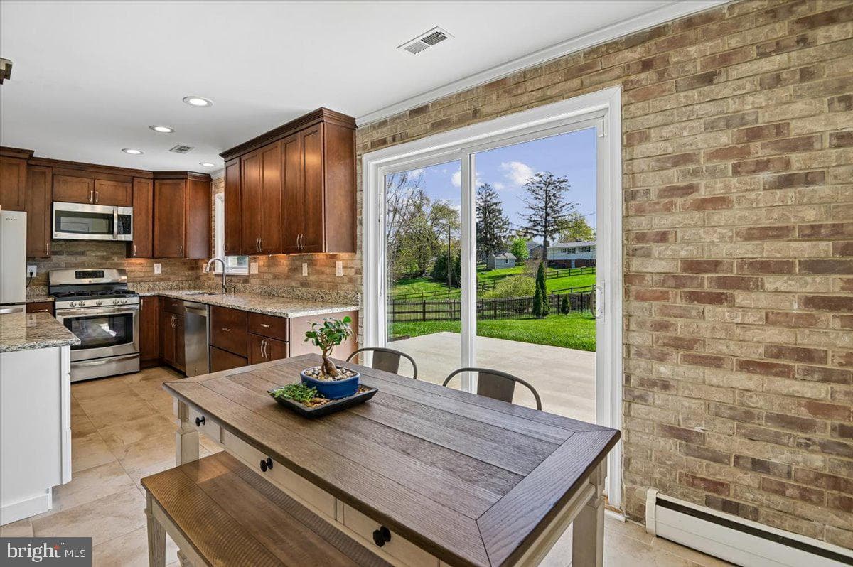 10121 Colonial Drive photo 7
