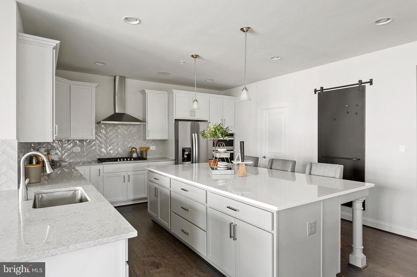10417 Leslie Drive photo 11