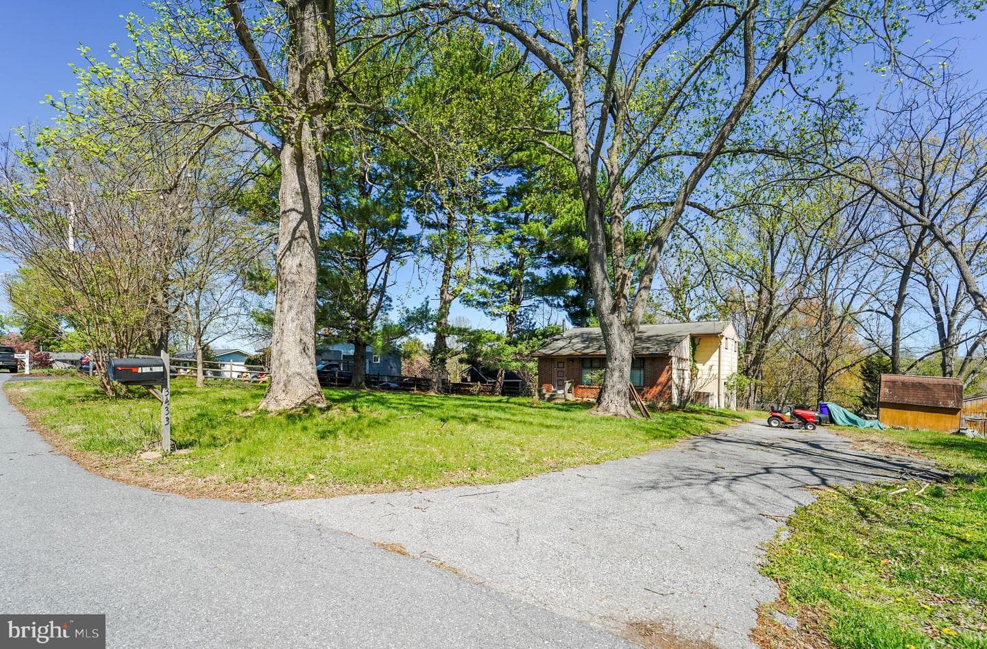 3433 Rollingview Court photo 4