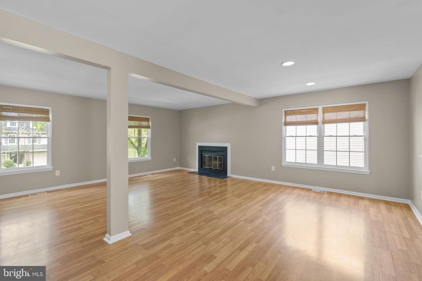10314 College Square photo 4