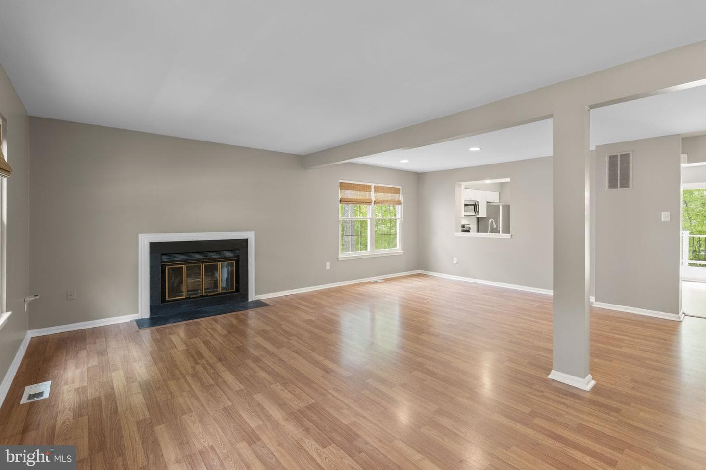 10314 College Square photo 7