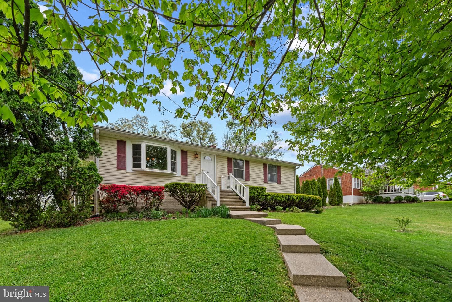 5034 Avoca Avenue photo 2