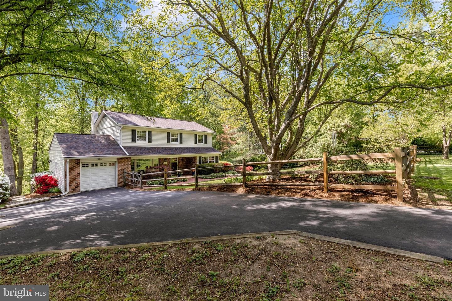 7946 Helmart Drive photo 3