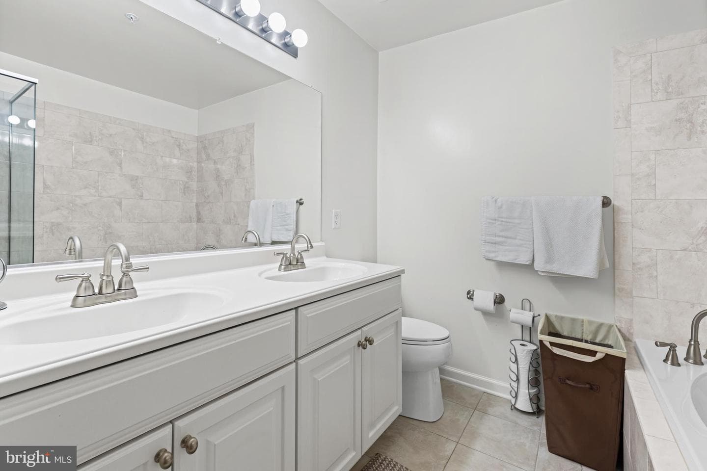 5804 Wyndham Circle #202 photo 25