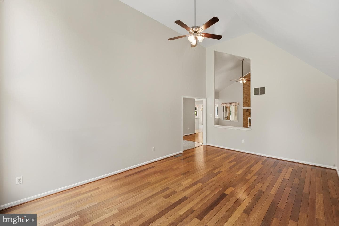7426 Oakcrest Lane photo 12