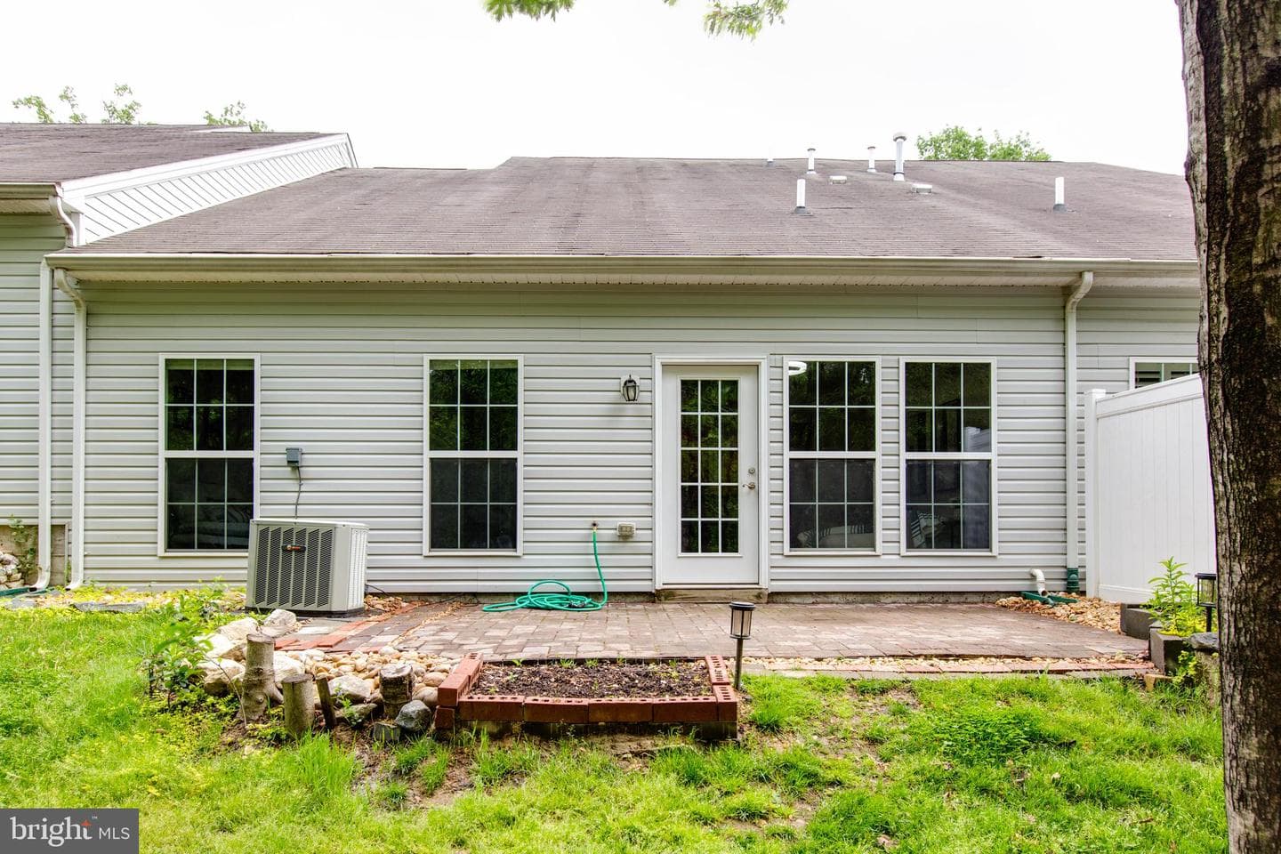 8867 Hub Garth #18 photo 38