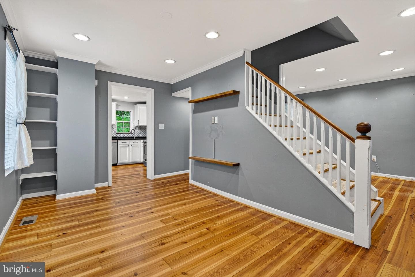8669 Frederick Road photo 11