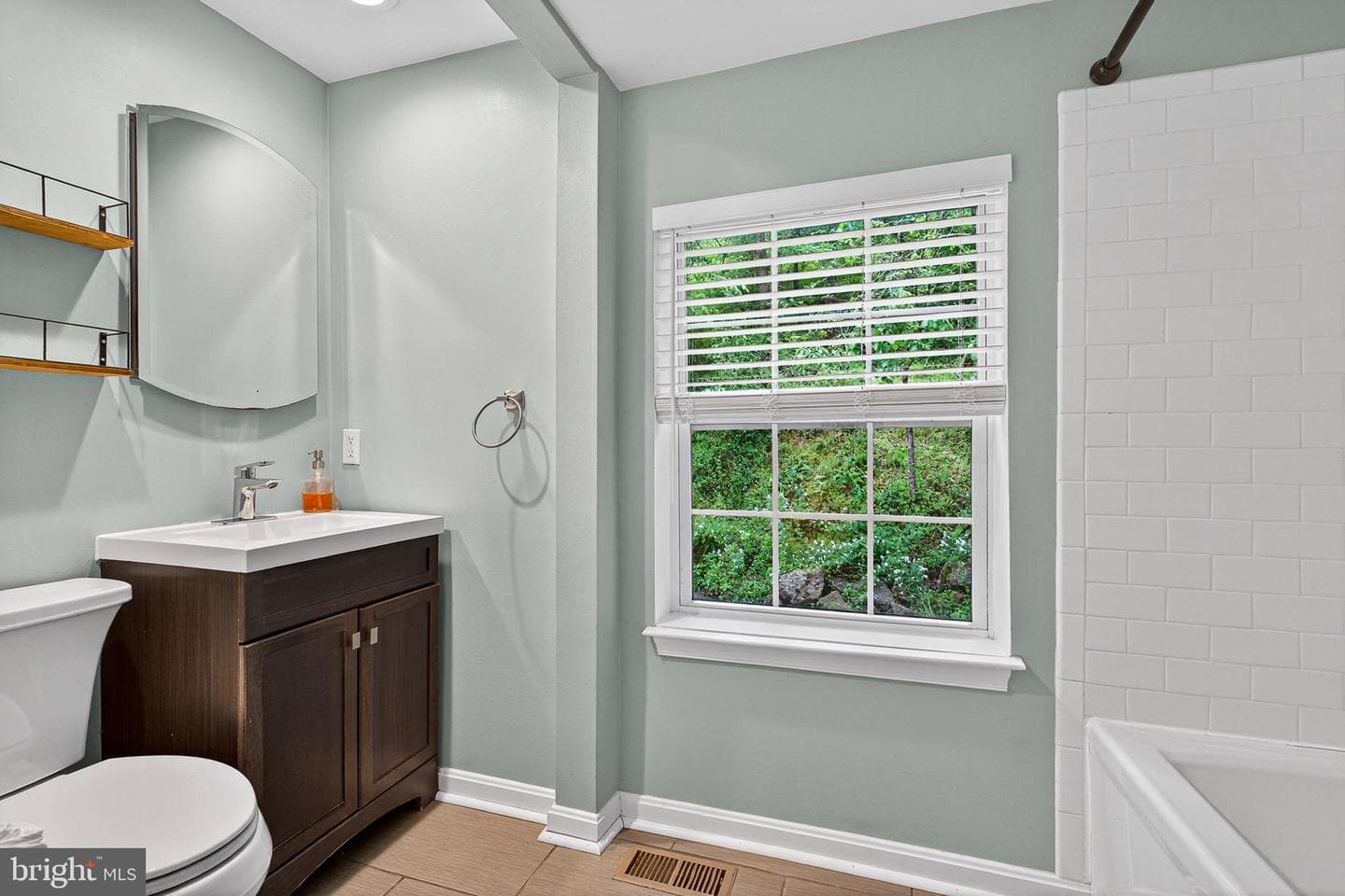 8669 Frederick Road photo 27