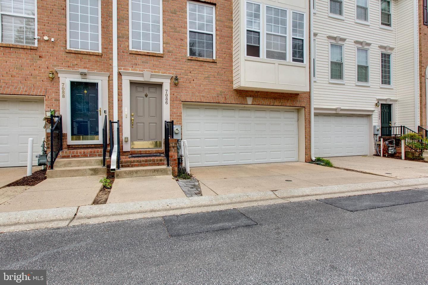 7086 Water Oak Road #200 photo 2