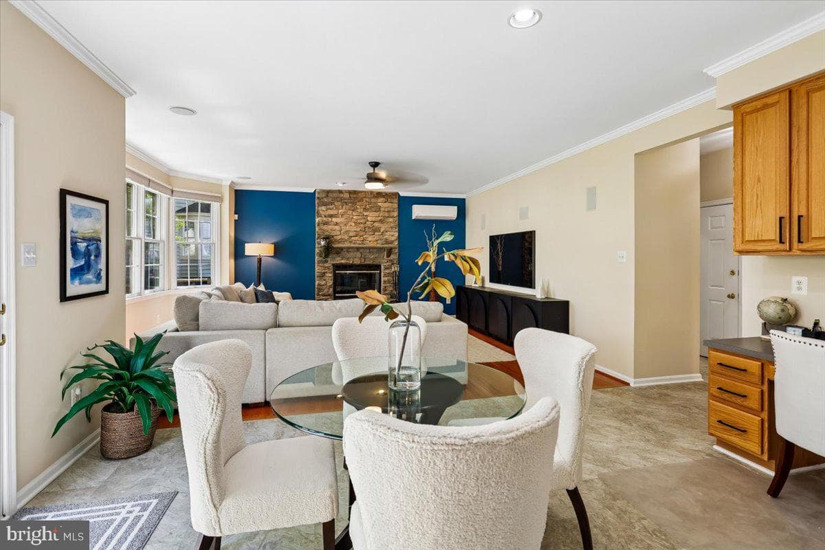 9909 Midsummer Snow Lane photo 18