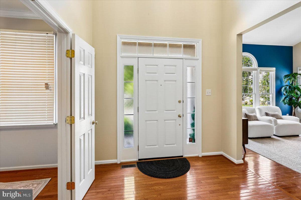9909 Midsummer Snow Lane photo 6