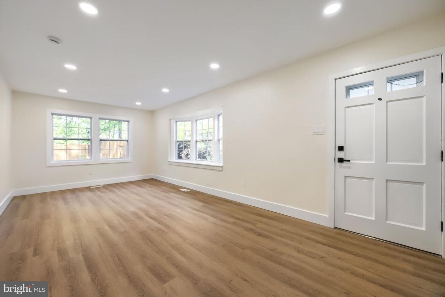 5501 Woodenhawk Circle photo 2
