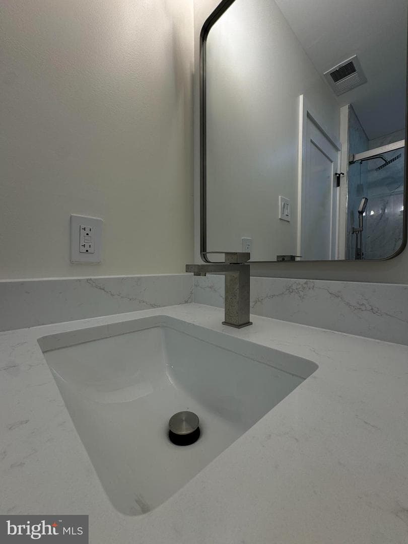 5501 Woodenhawk Circle photo 25
