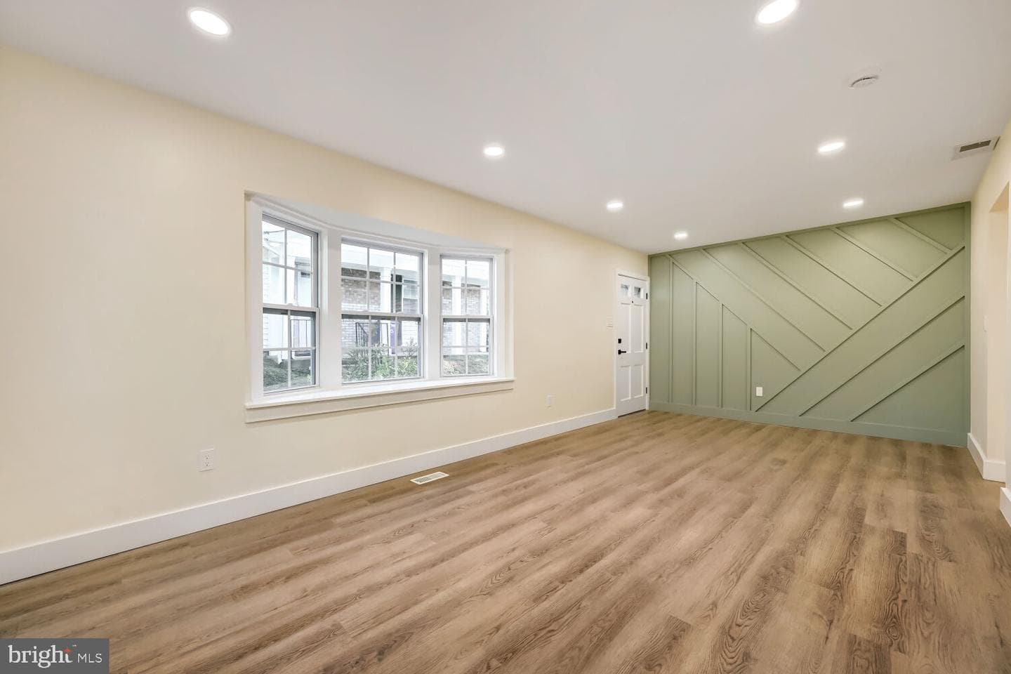 5501 Woodenhawk Circle photo 4