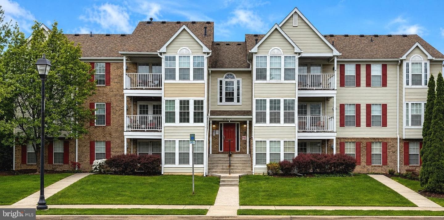 6205 Sandpiper Court #202