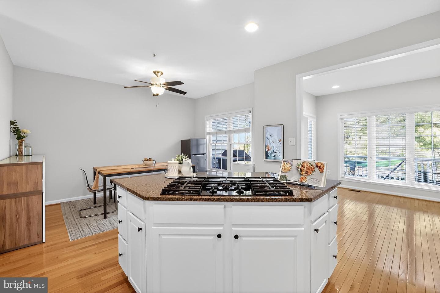 4861 Lee Hollow Place photo 7