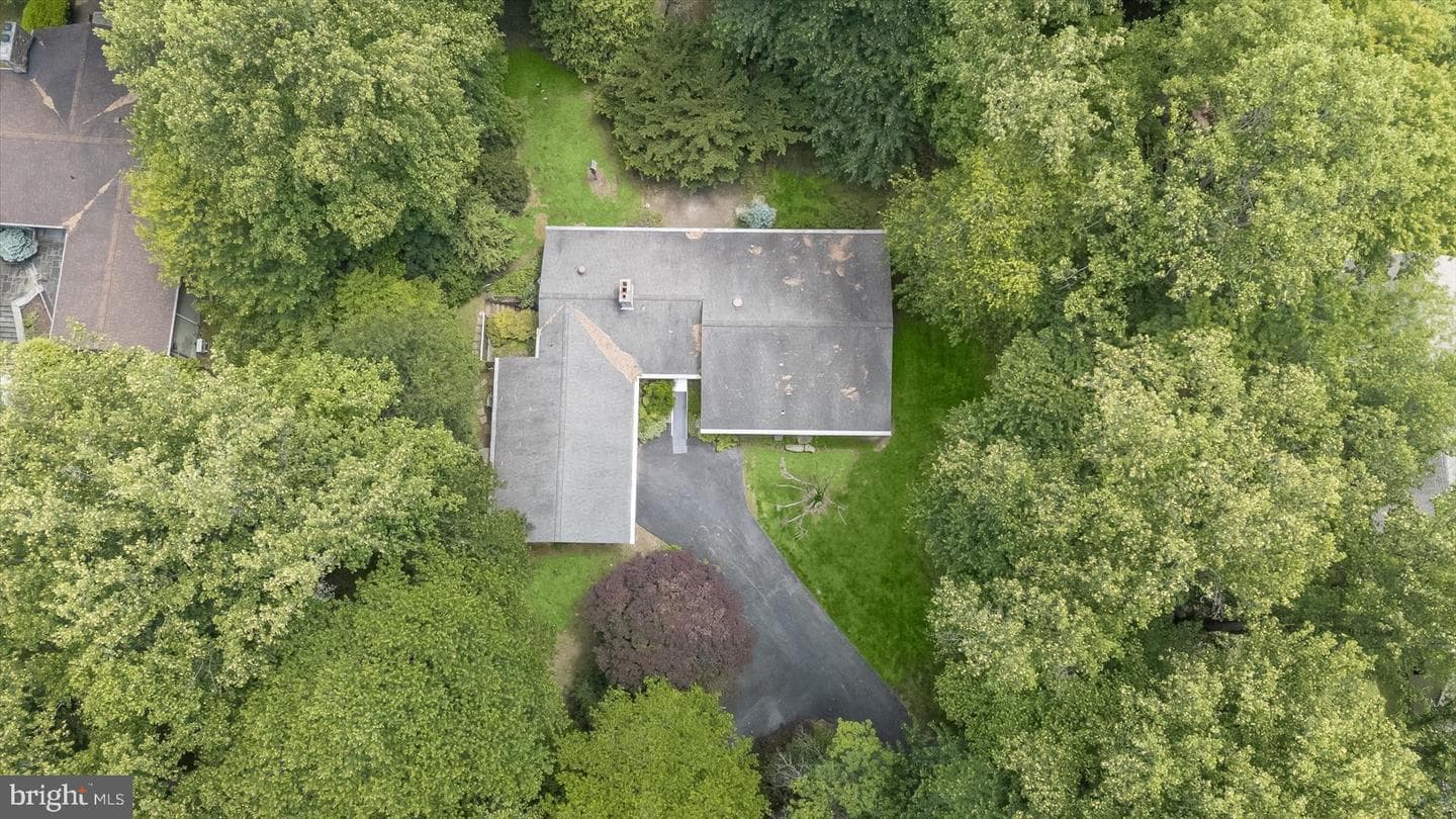 13922 Wayside Drive photo 2