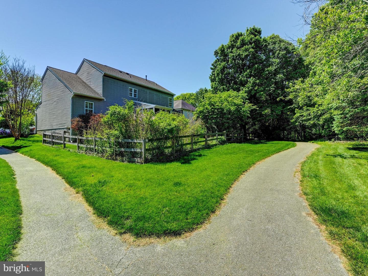 5913 Bright Flow Mews photo 63