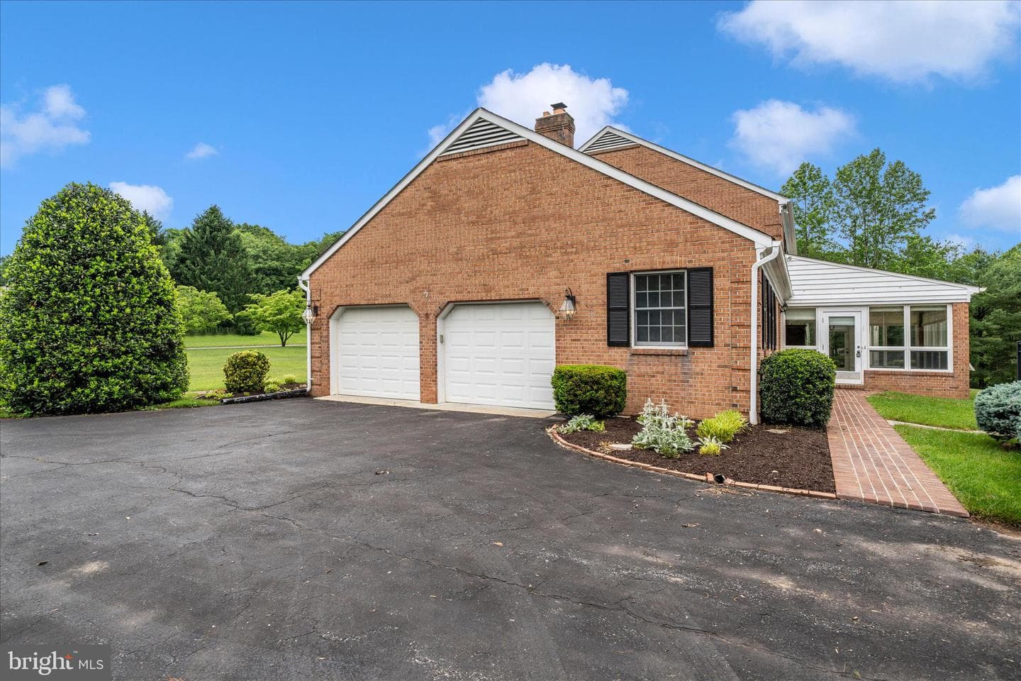 727 Weller Drive photo 6