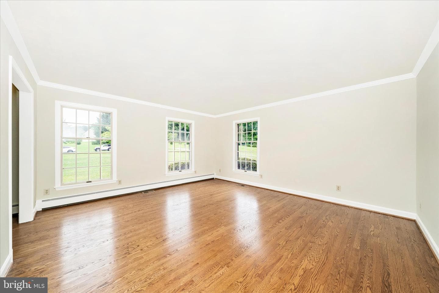 727 Weller Drive photo 8