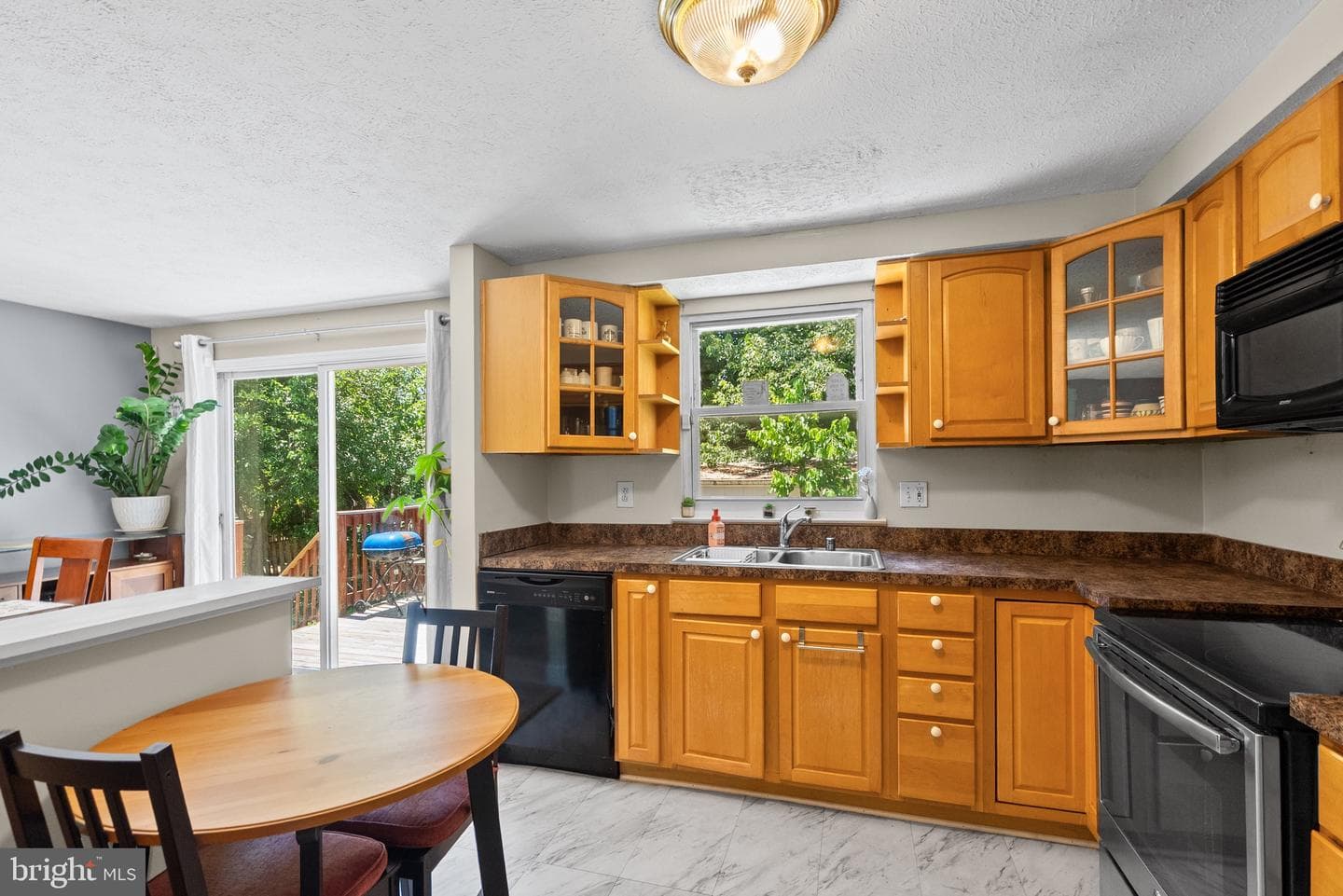 9201 Wilbur Court photo 4