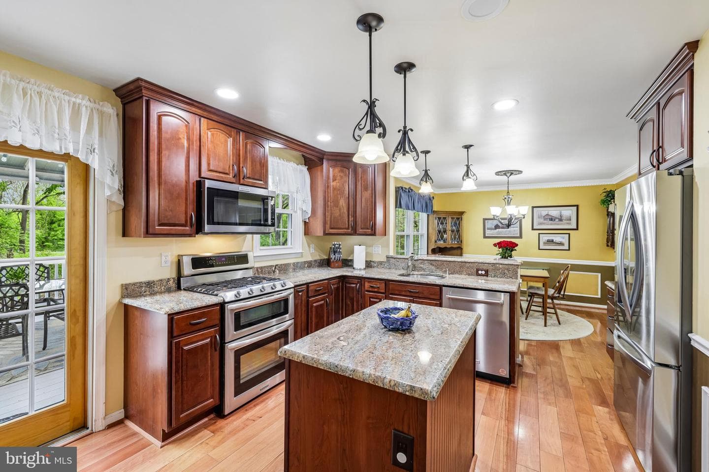 5057 Ten Mills Road photo 4