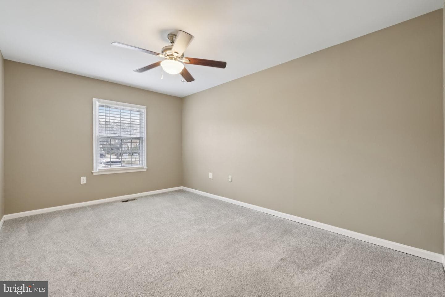 9075 N Laurel Road #E photo 13