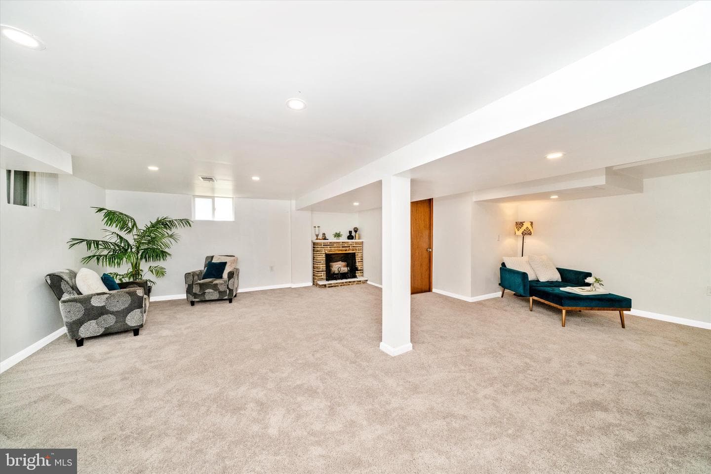 8409 Woodward Street photo 34