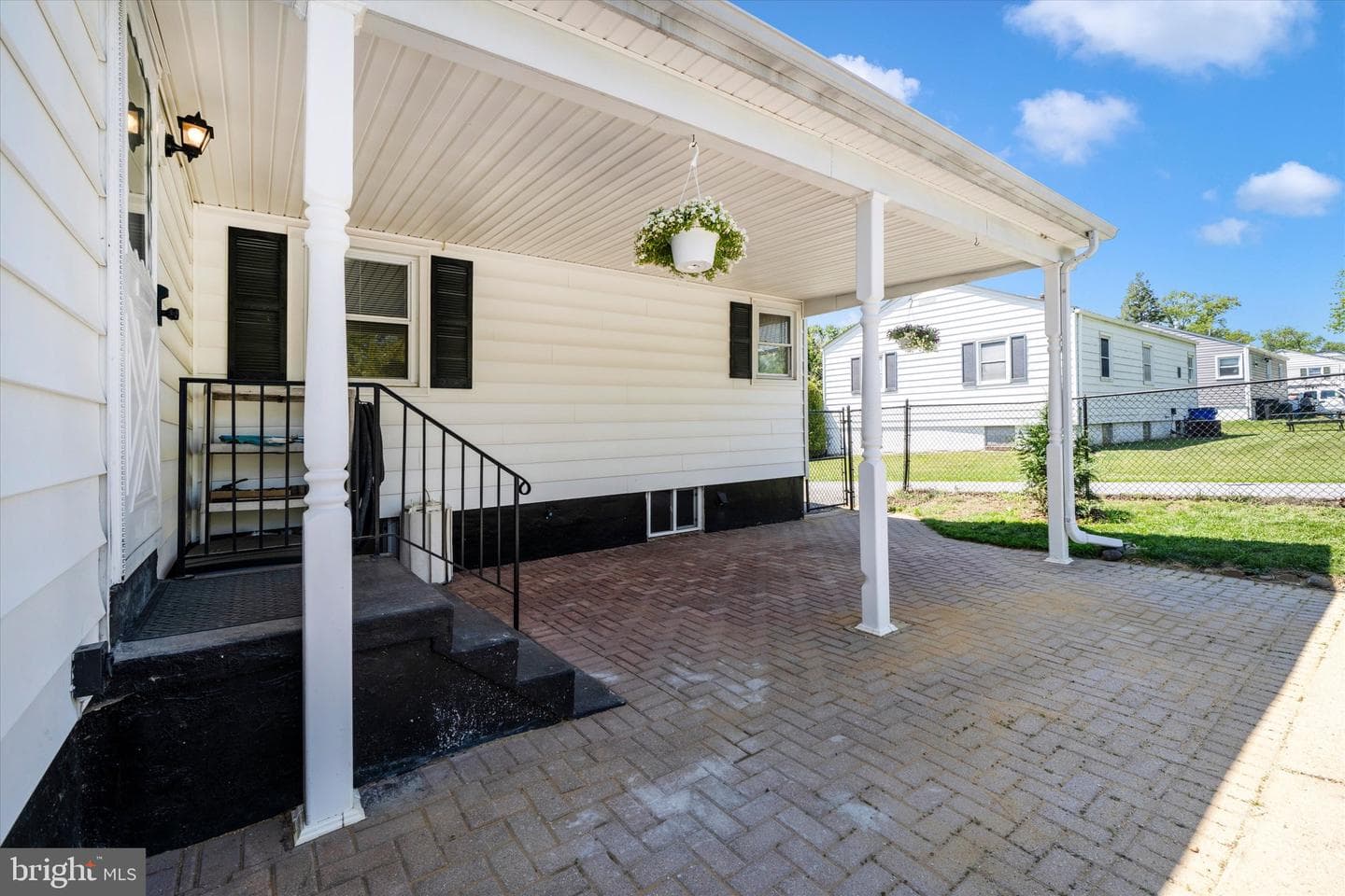 8409 Woodward Street photo 45
