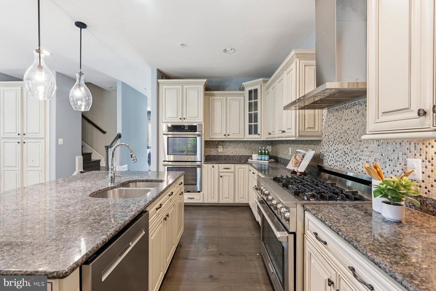 2025 Drovers Lane photo 18