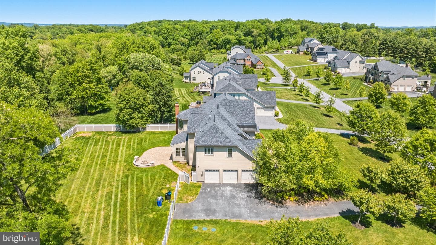 2025 Drovers Lane photo 54