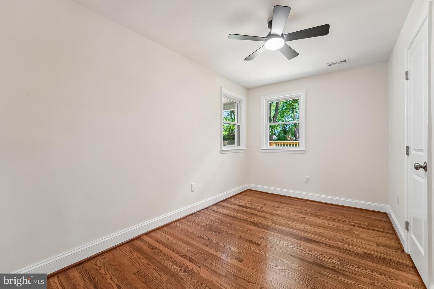 3045 Saint Johns Lane photo 19