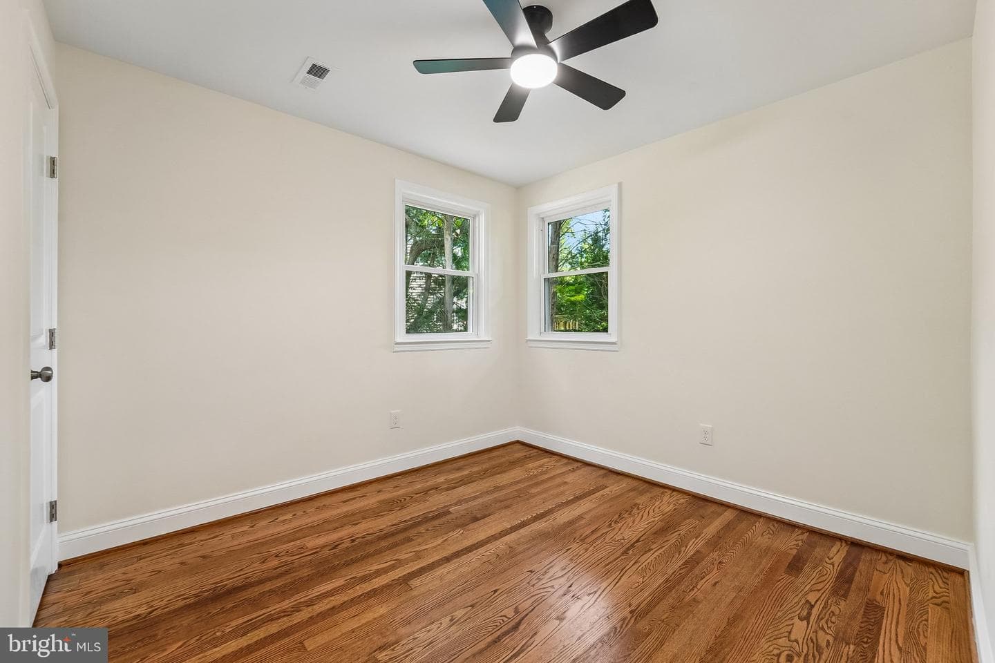 3045 Saint Johns Lane photo 21